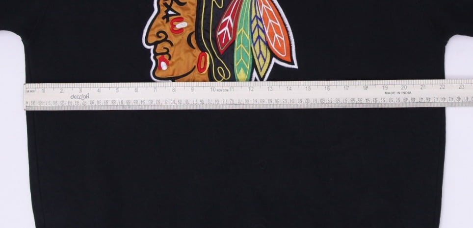 Vintage 90s Starter Chicago Blackhawks NHL Sweatshirt Medium