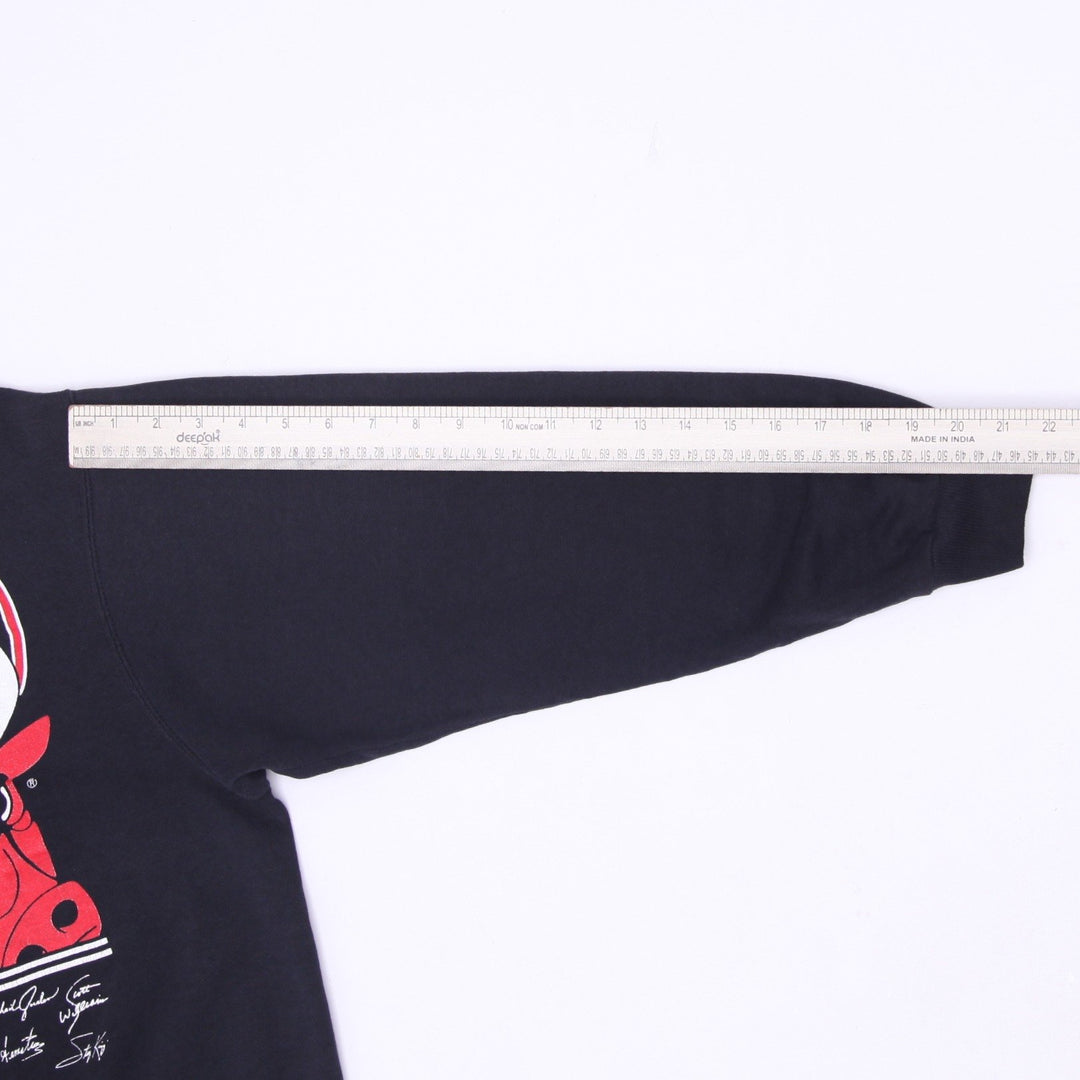 Vintage 1990s Chicago Bulls Roster Signature Sweatshirt Size Large Made In USA