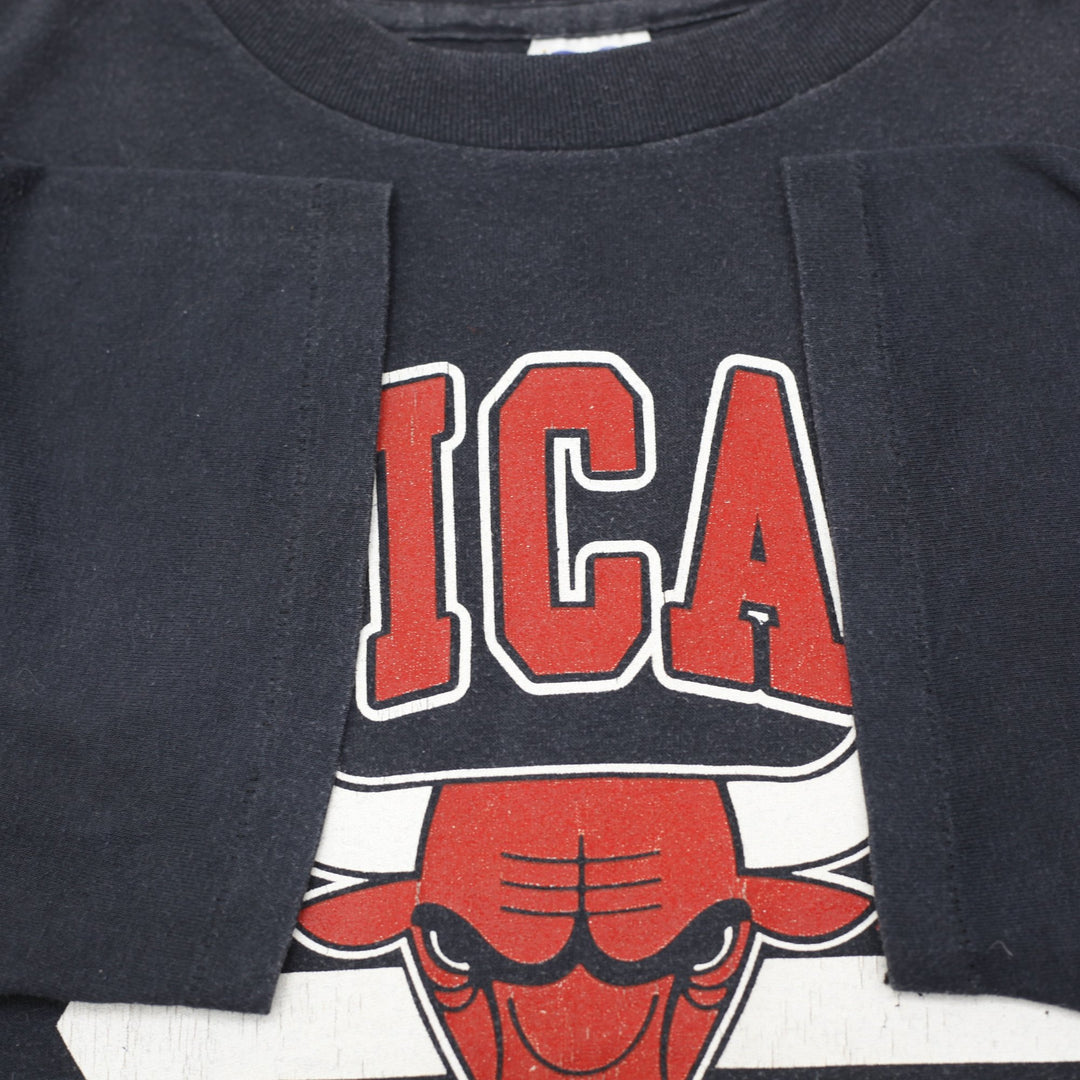 Vintage 80s 90s Trench Chicago Bulls T-Shirt Made in USA Single Stitch Size L