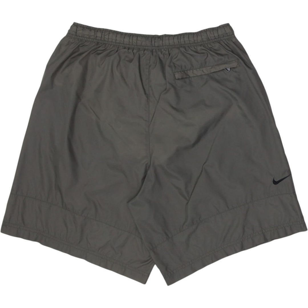 Vintage Embroidered Nike Logo Mesh Lined Shorts | Migration_Shorts UAENAT20 - Side View | Fashion Rerun