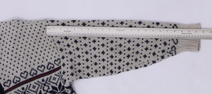 Vintage L. L. Bean U.S.A. Wool Fair Isle Snowflake Sweater Embellished Button XL