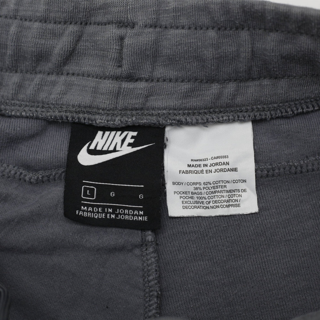 Nike Athletic Drawstring Pockets Sportswear Shorts Size L | Migration_Shorts - Back View | Fashion Rerun