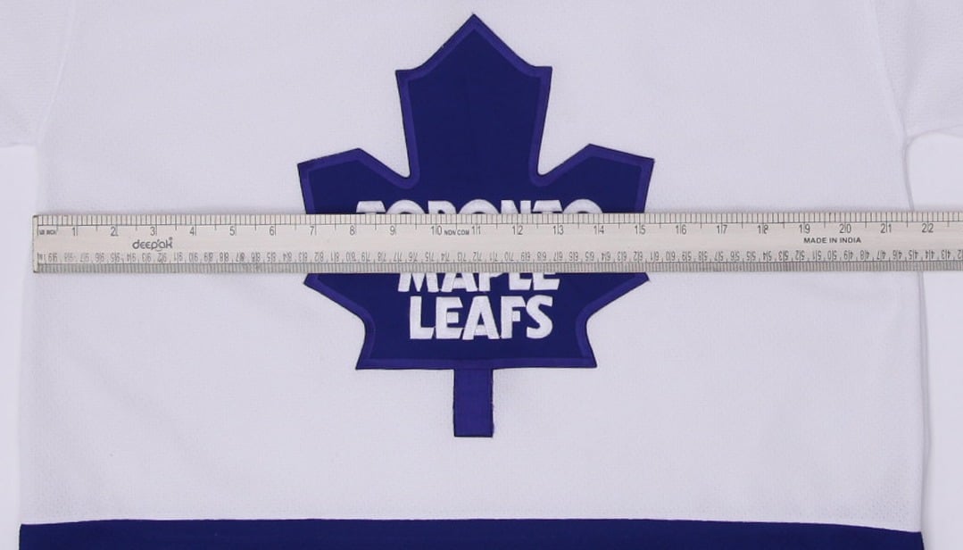 Vintage CCM NHL Toronto Maple Leafs Hockey Jersey | Migration_Jerseys - View 6 | Fashion Rerun
