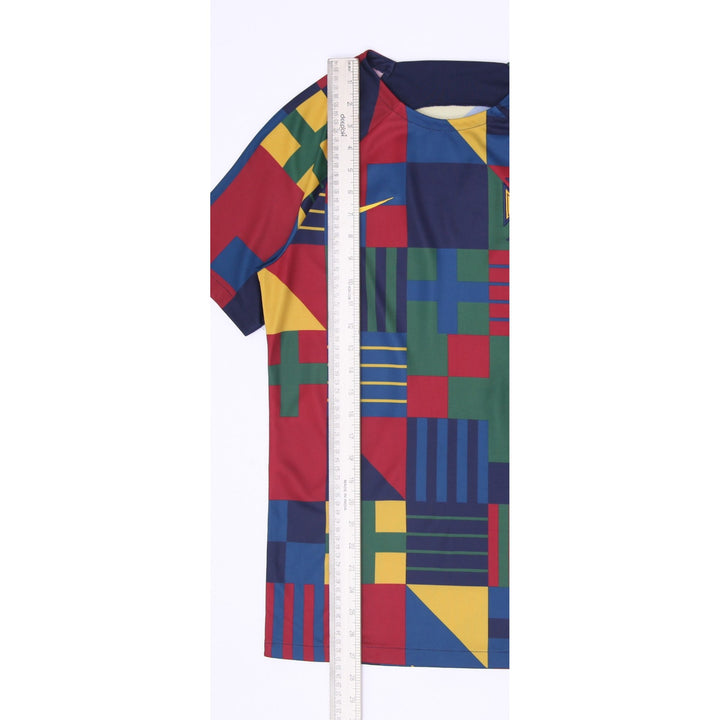 Mens NikePortugal 2022 FIFA World Cup Geometric Warm Up Jersey Size S