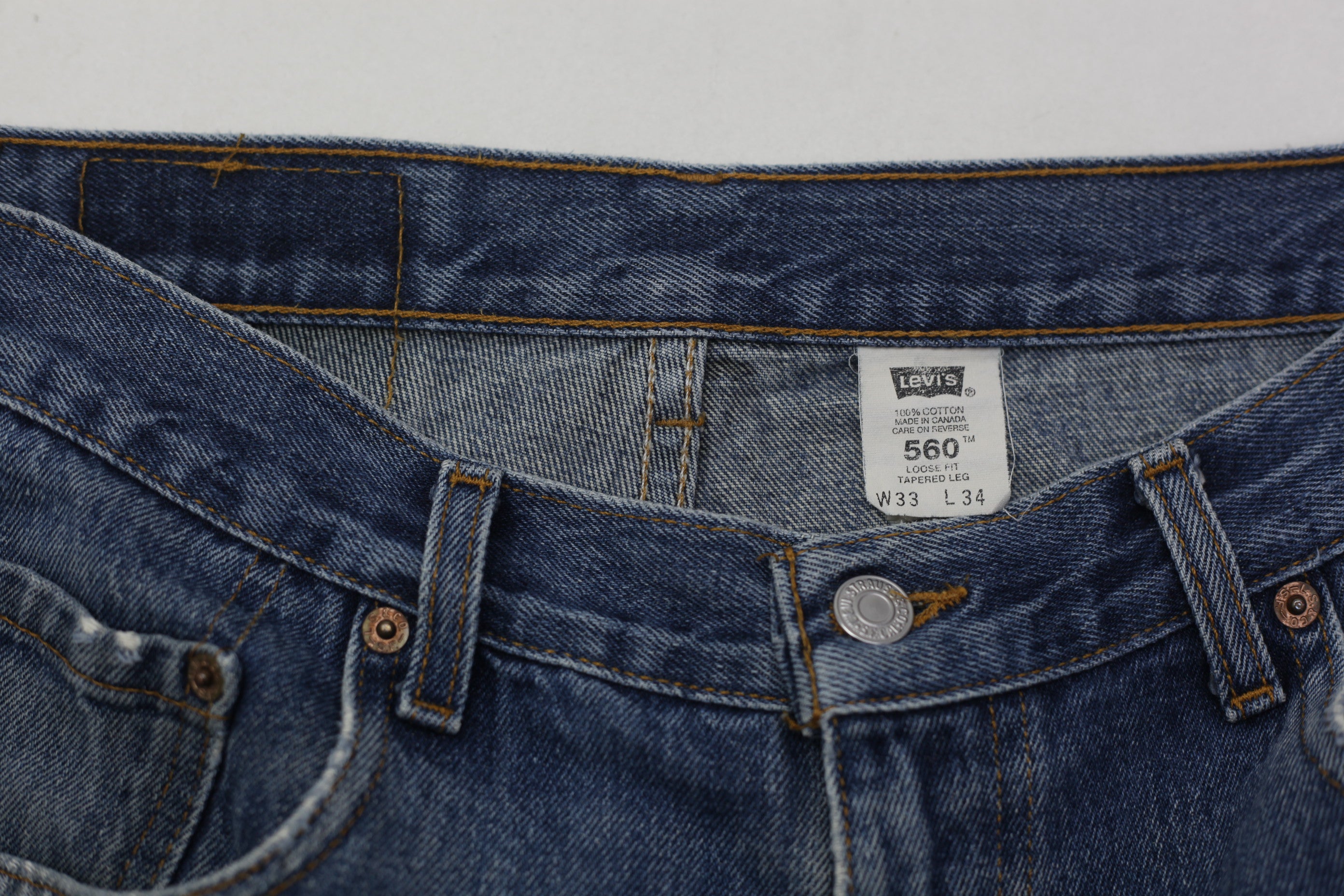 Shop Vintage Levis 560 Loose Fit Tapered leg Jeans | Fashion Rerun