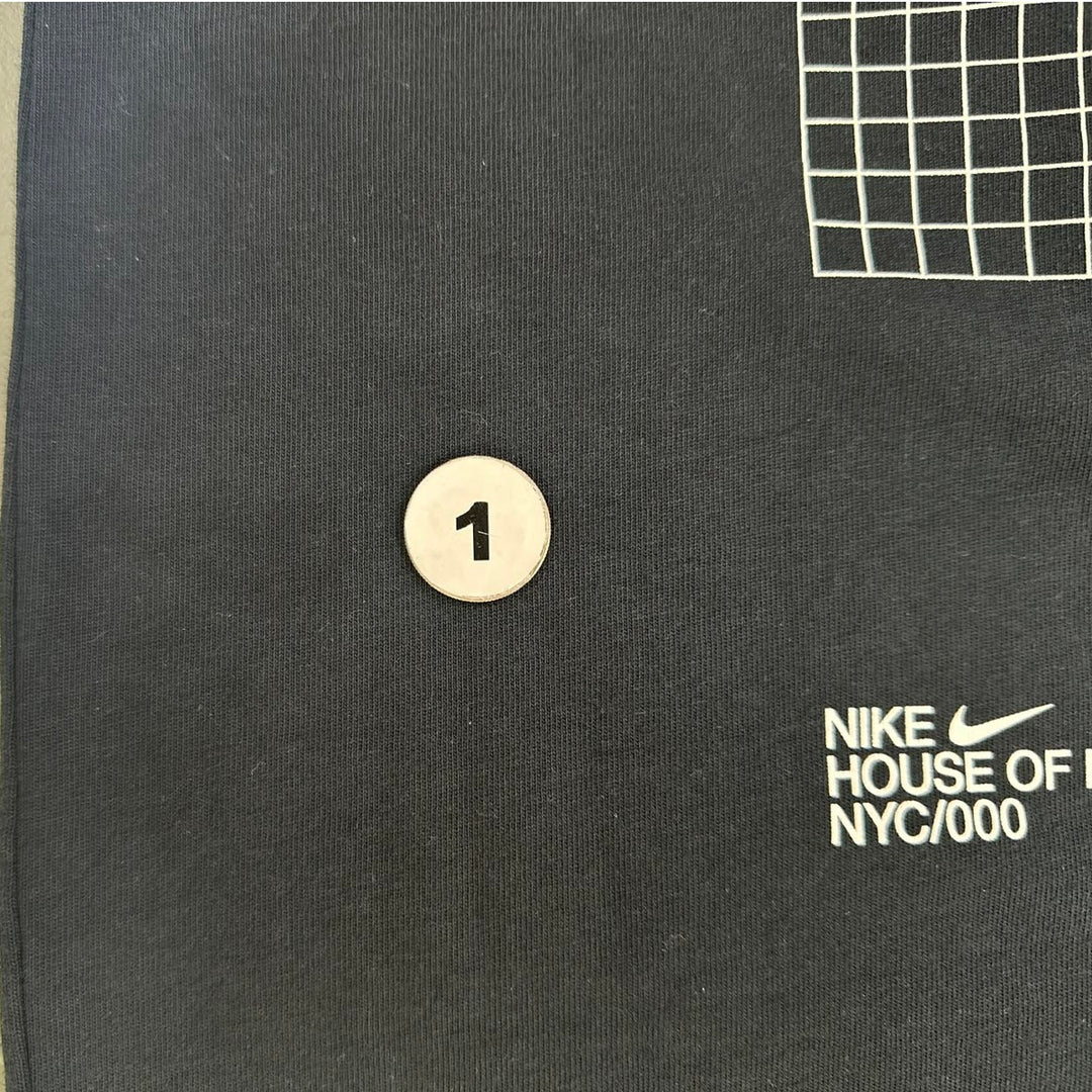 Mens Nike House of Innovation NYC/000 Flagship Exclusive Graphic T-Shirt Size M
