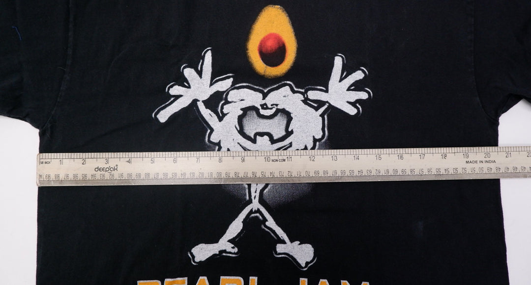 Vintage Mens Pearl Jam Tour 2006 T-Shirt Black Graphic Band