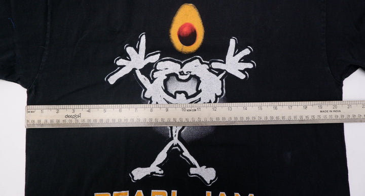 Vintage Mens Pearl Jam Tour 2006 T-Shirt Black Graphic Band