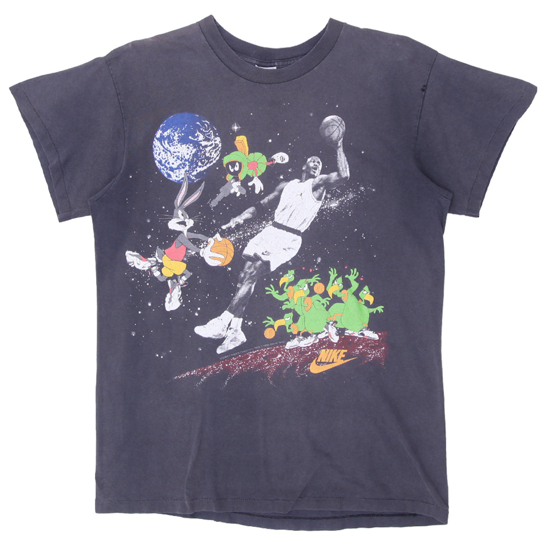 Shop 90's Vintage Nike Michael Jordan Looney Tunes T-Shirt S
