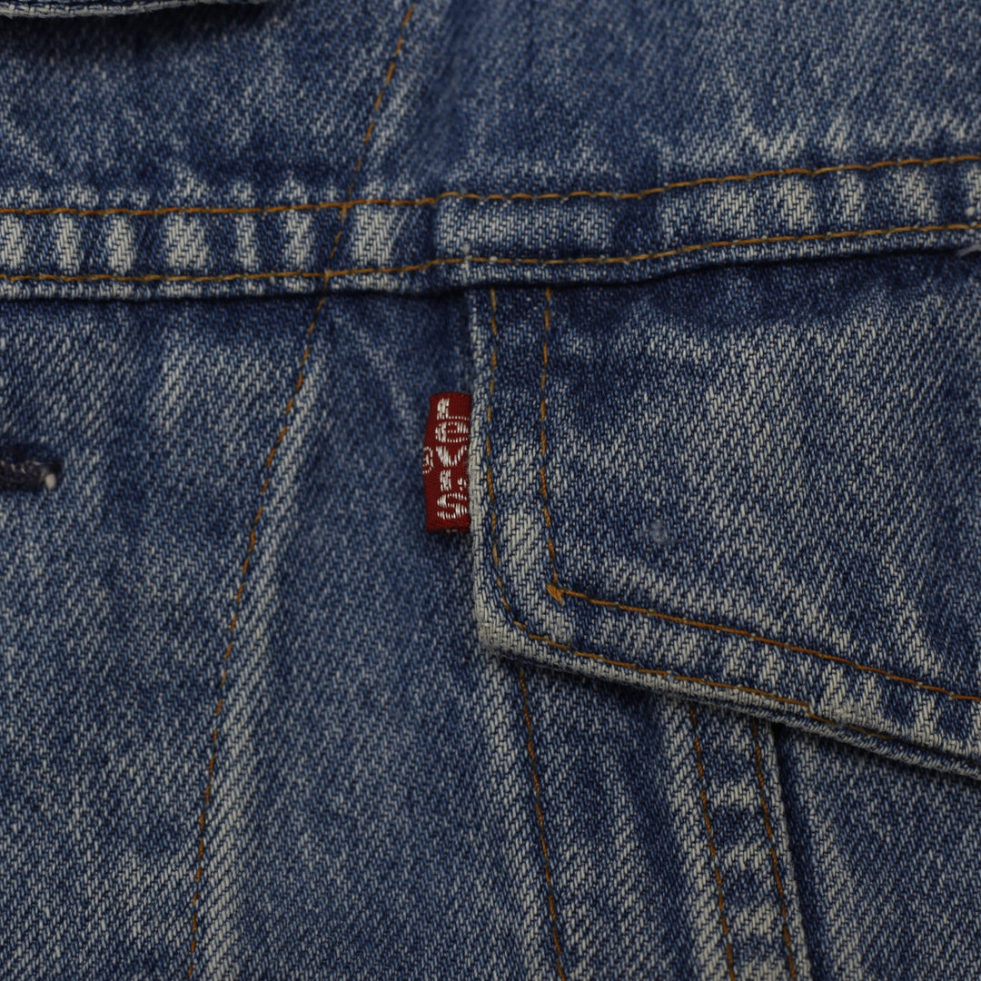 Vintage 90s Levis 75532 Denim Trucker Jacket Size M | Migration_Jackets - Detail View | Fashion Rerun