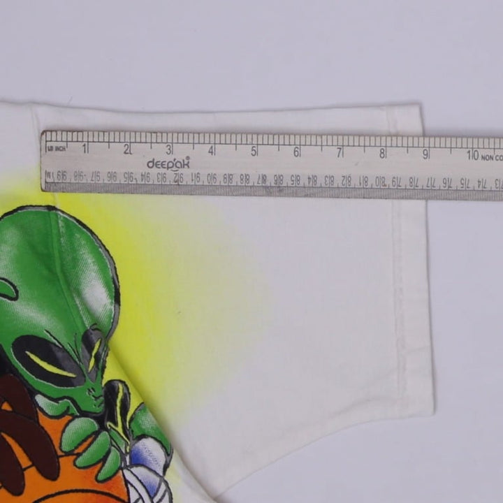 Vintage 90s Looney Tunes Taz & Alien "In Your Space" Basketball T-Shirt Made In USA White M