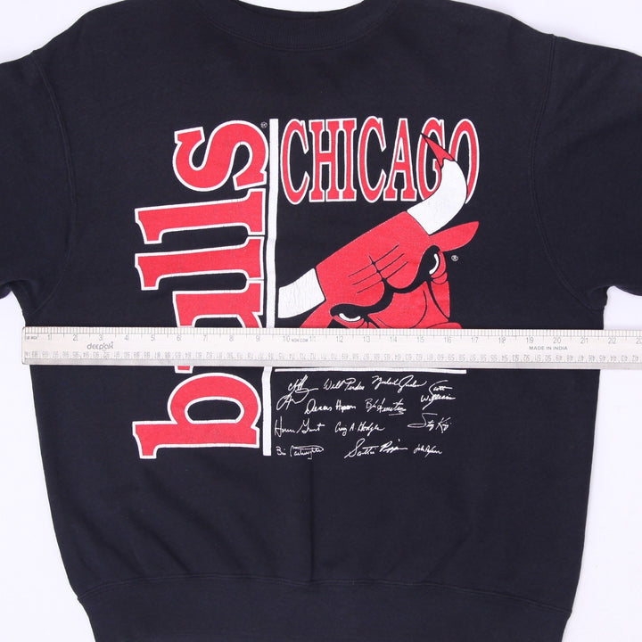 Vintage 1990s Chicago Bulls Roster Signature Sweatshirt Size Large Made In USA