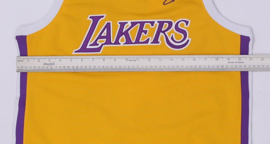 Vintage Kobe Bryant #8 Los Angeles Lakers Majestic Jersey Youth | Migration_Jerseys - Alternate View | Fashion Rerun