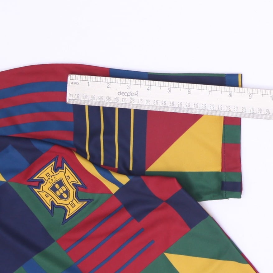 Mens NikePortugal 2022 FIFA World Cup Geometric Warm Up Jersey Size S