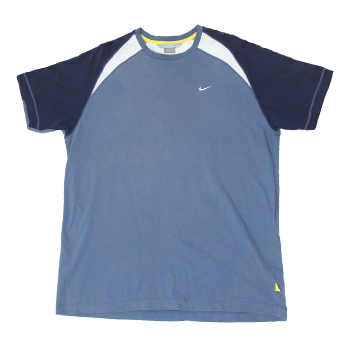 Vintage Nike Early 2000's Swoosh Embroidered T-Shirt XL