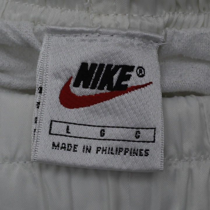 Vintage Embroidered Nike Logo White Sport Shorts | Migration_Shorts - Back View | Fashion Rerun