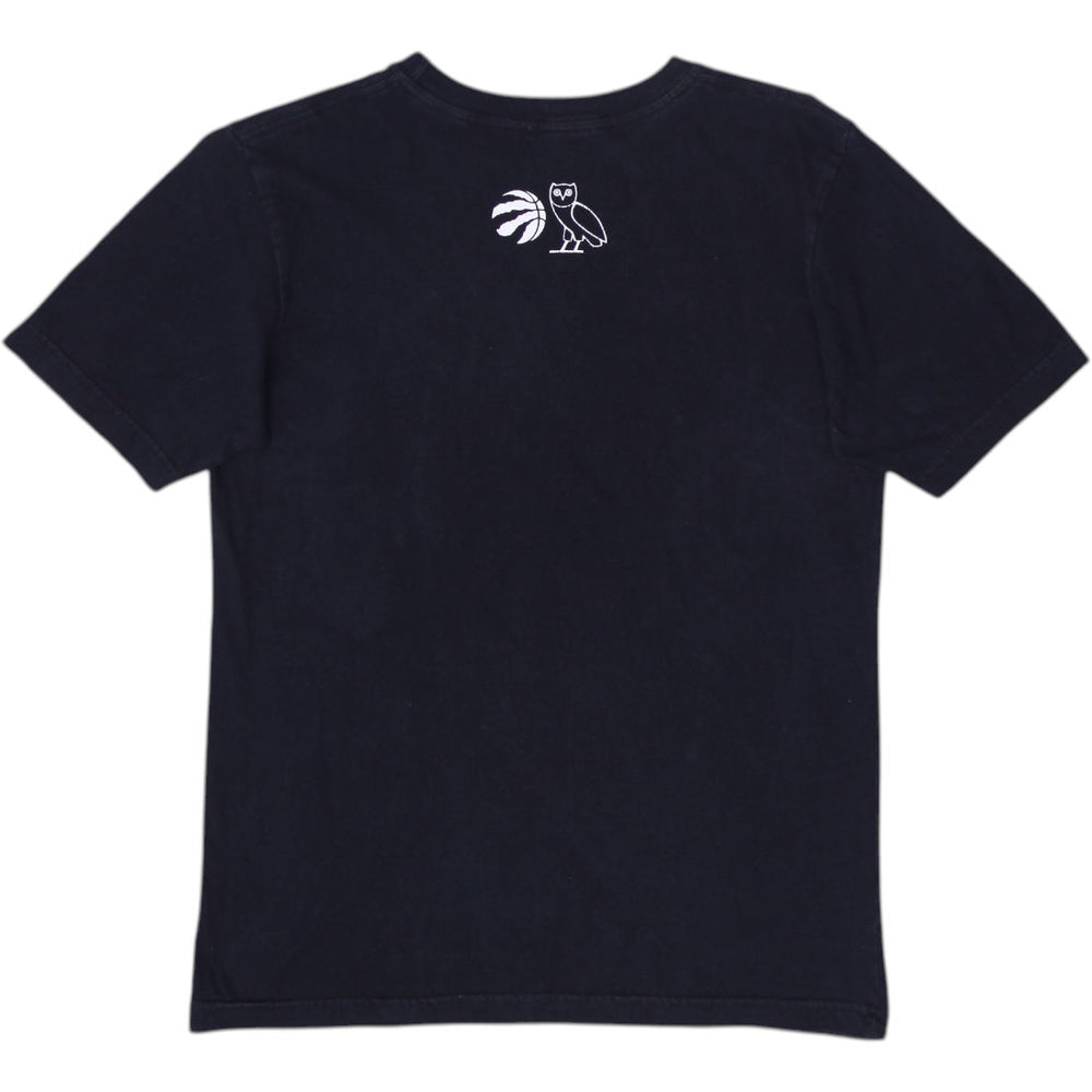 OVO x Toronto Raptors NBA Logo T-Shirt | Migration_T-Shirts SW COLLECTION - Side View | Fashion Rerun