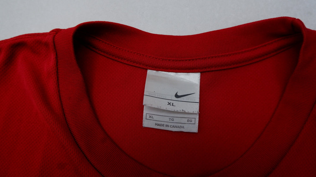 Vintage Mens Nike T-Shirt Red Swoosh Athletic Wear