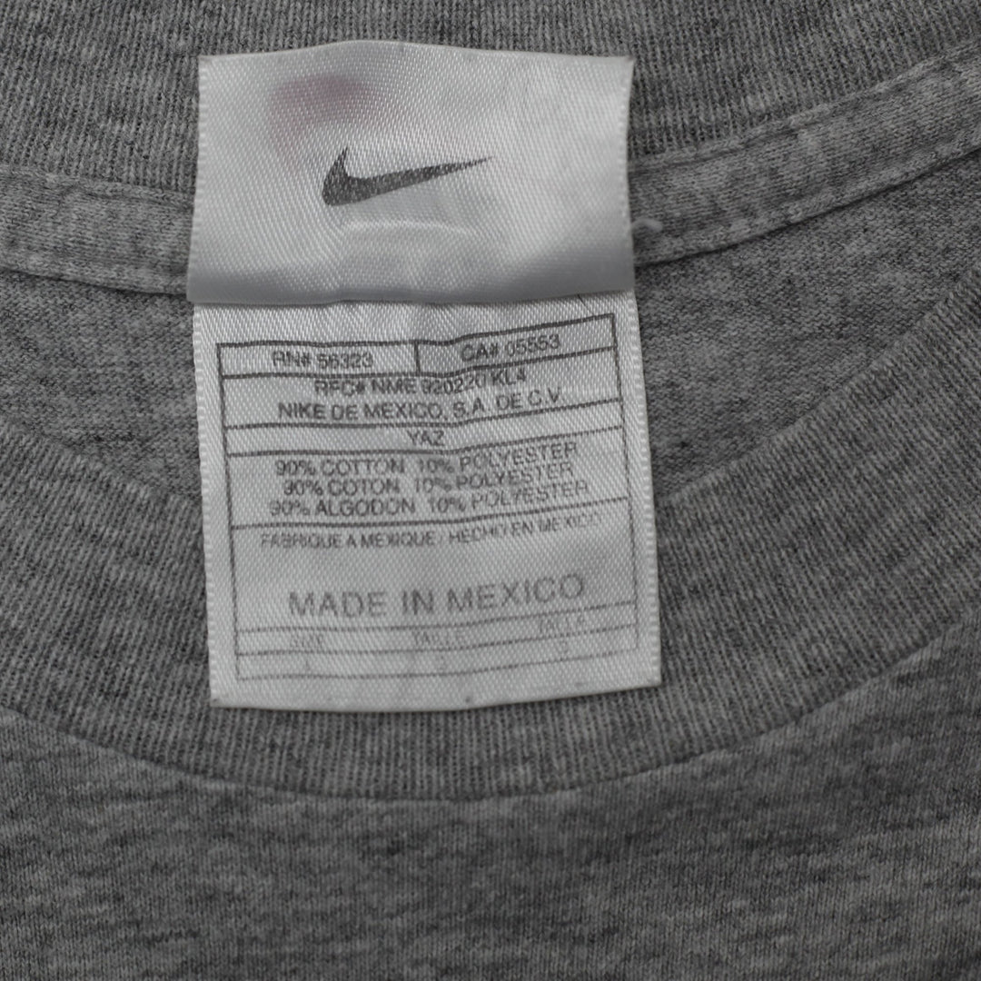 Vintage Mens Nike Embroidered Center Spellout T-Shirt Size L