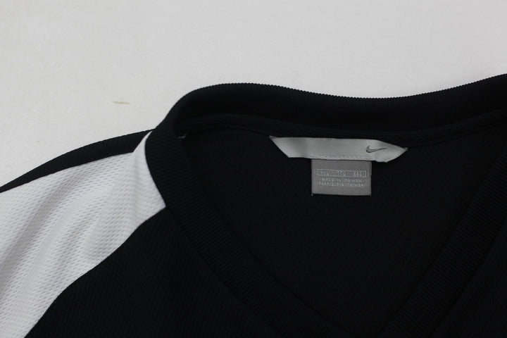 Vintage Mens Embroidered Nike Logo V-Neck Sports T-Shirt - Fashion Rerun Vintage Migration_T-Shirt