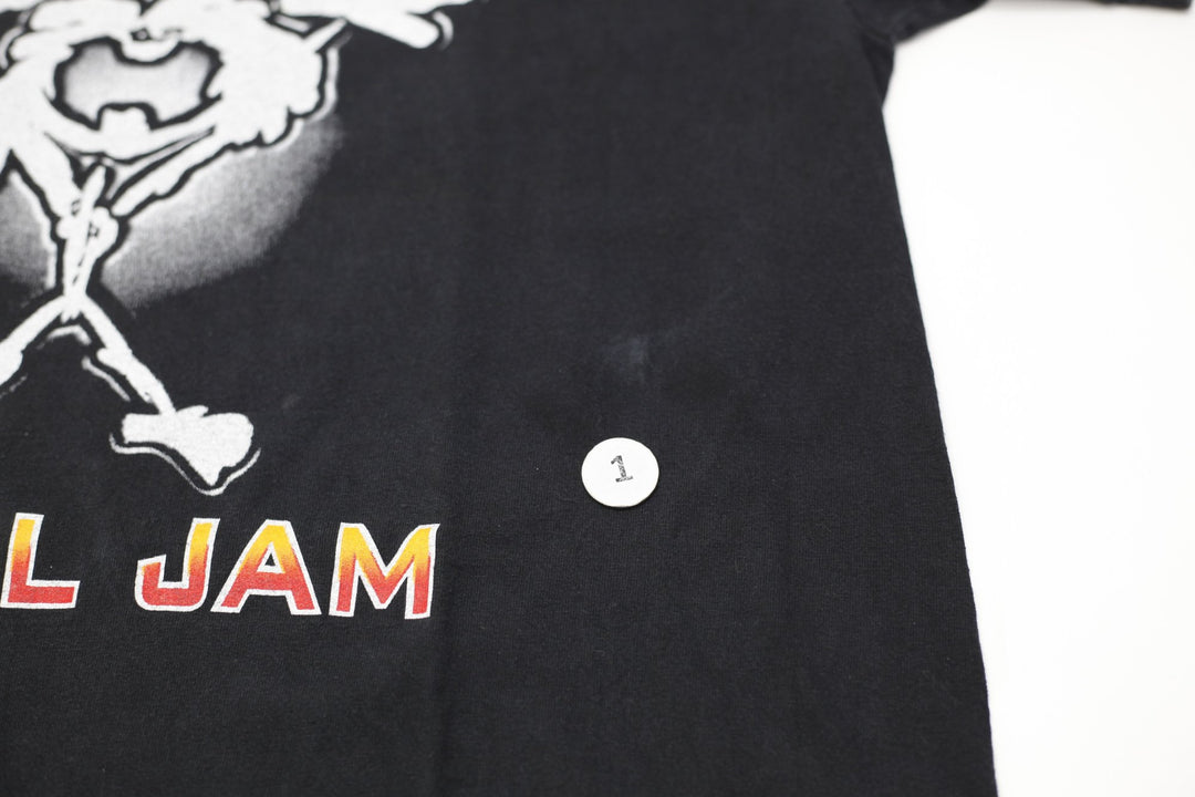 Vintage Mens Pearl Jam Tour 2006 T-Shirt Black Graphic Band