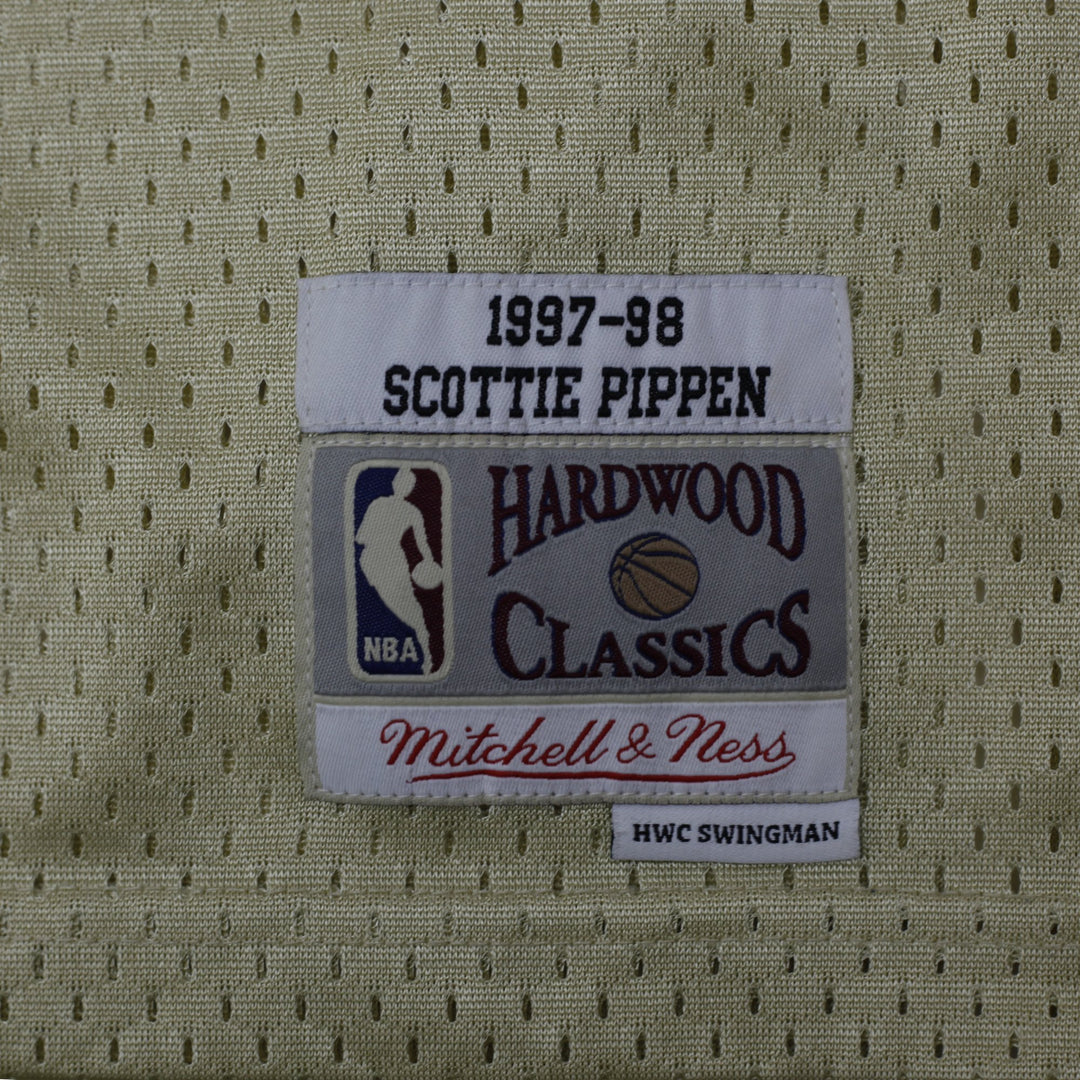 Vintage 1997-98 Chicago Bulls Scottie Pippen Mitchell & Ness Gold Jersey NBA Size XS | Migration_Jerseys - De | Fashion Rerun