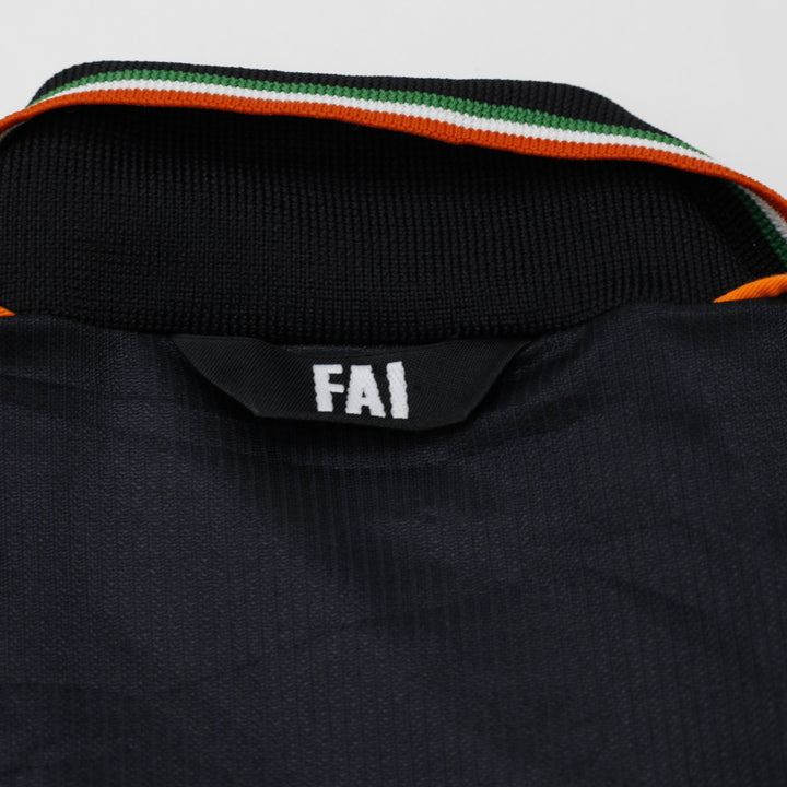 Vintage 1998-00 Umbro Ireland Away Football Jersey Size XXL