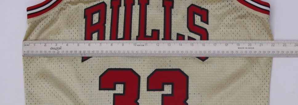 Vintage 1997-98 Chicago Bulls Scottie Pippen Mitchell & Ness Gold Jersey NBA Size XS | Migration_Jerseys - Vi | Fashion Rerun