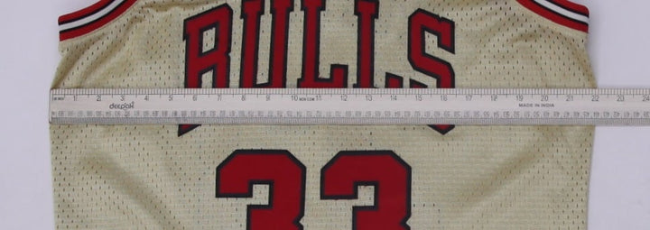 Vintage 1997-98 Chicago Bulls Scottie Pippen Mitchell & Ness Gold Jersey NBA Size XS | Migration_Jerseys - Vi | Fashion Rerun
