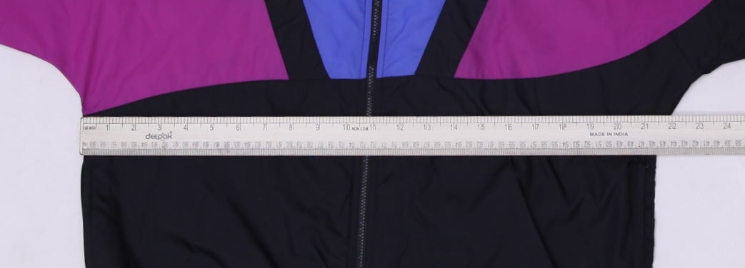 Vintage Ladies 90s Nike Gray Tag Windbreaker Jacket Size M | Migration_Jackets - Detail View | Fashion Rerun