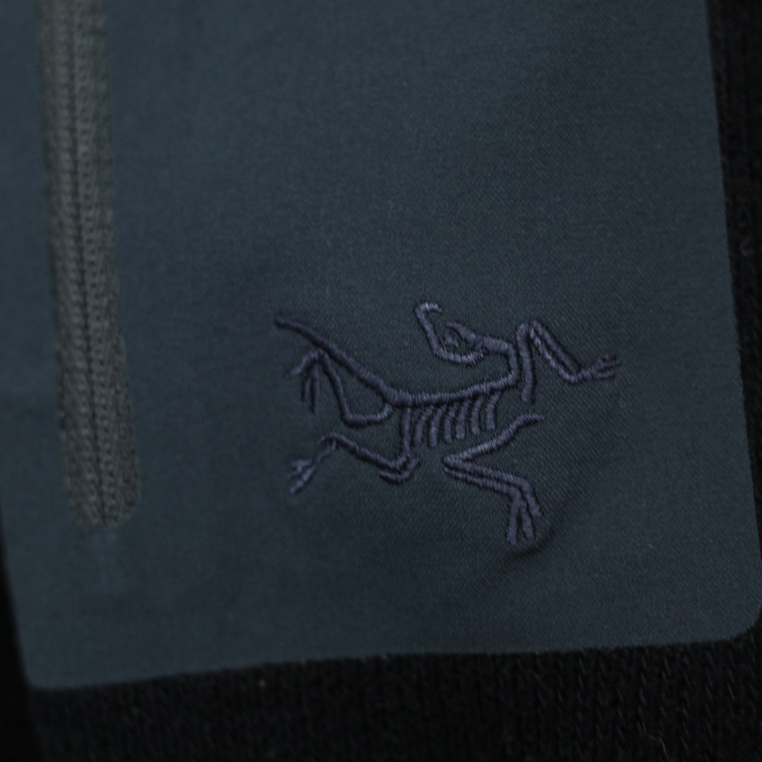 Mens Arc'teryx Delta Fleece Black 1/4 Zip Lightweight Outdoor Winter | Migration_Jackets - Detail View | Fashion Rerun