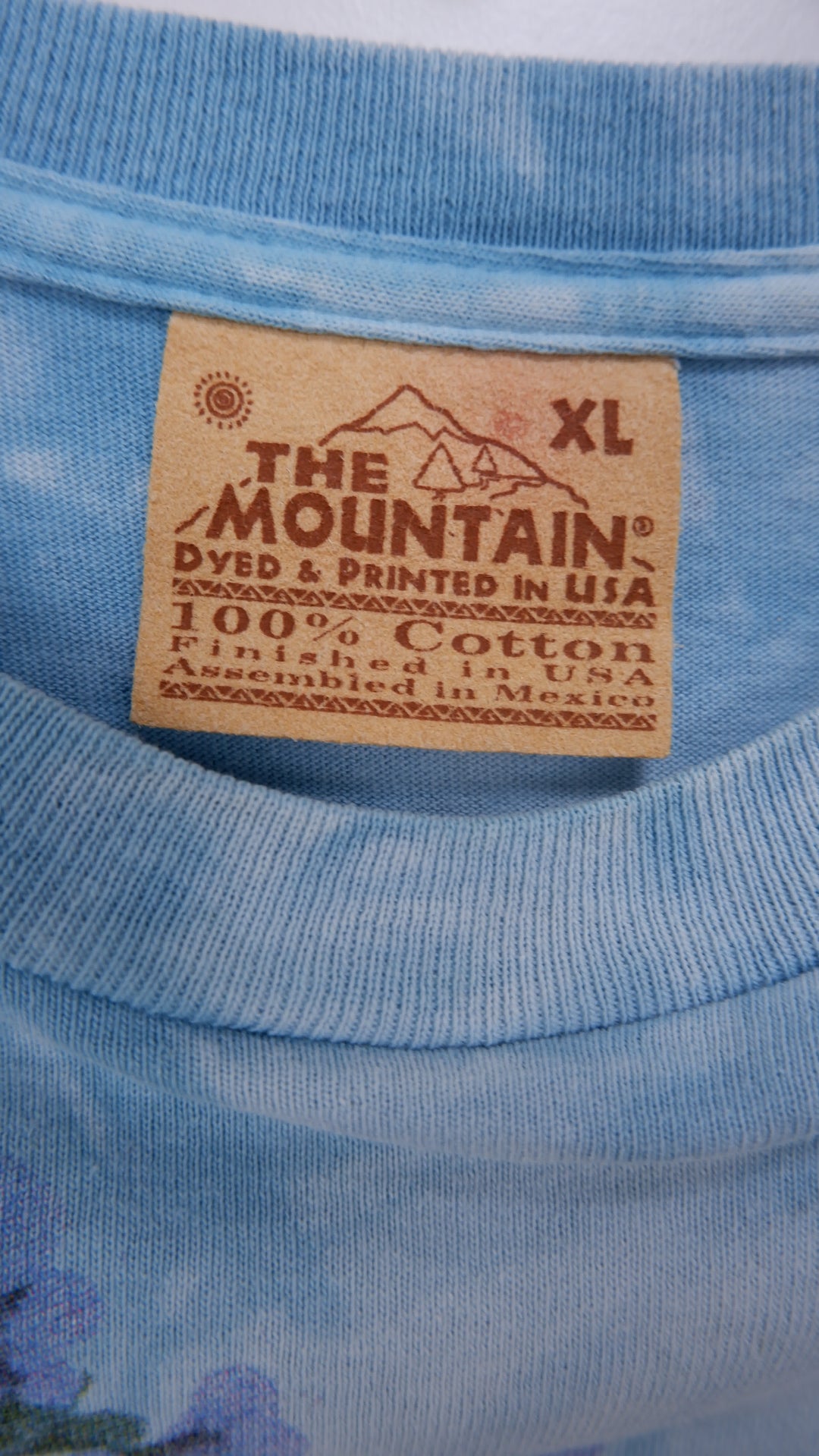 Vintage 2001 The Mountain Wanda Mumm Goldfinch Print T-Shirt
