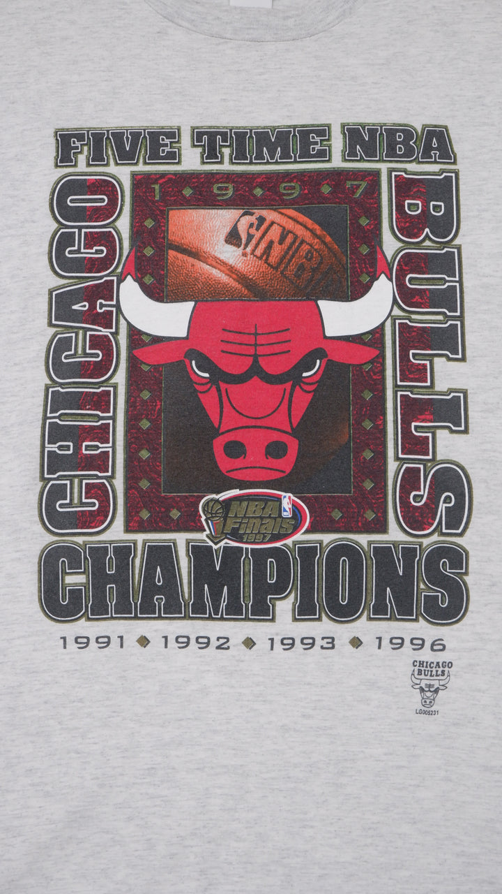 Logo 7 1997 Chicago Bulls Five Time NBA Champions T-Shirt Single Stitch