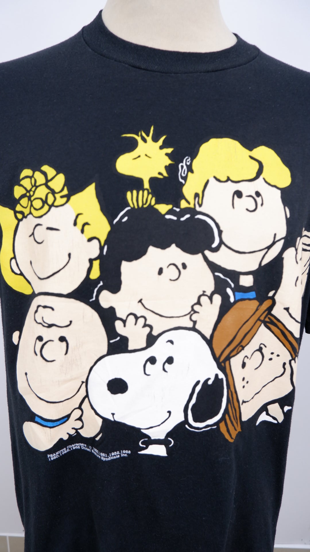 Vintage Peanuts Characters Charlie, Snoopy & Friends T-Shirt Single Stitch Made In USA