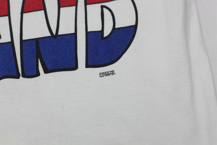 1995 Vintage Tazmanian Devil USA Flag T-Shirt Made in USA White L