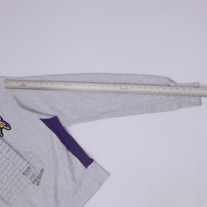 Vintage 90s Minnesota Vikings Majestic Athletic Crewneck Sweatshirt USA Size XL