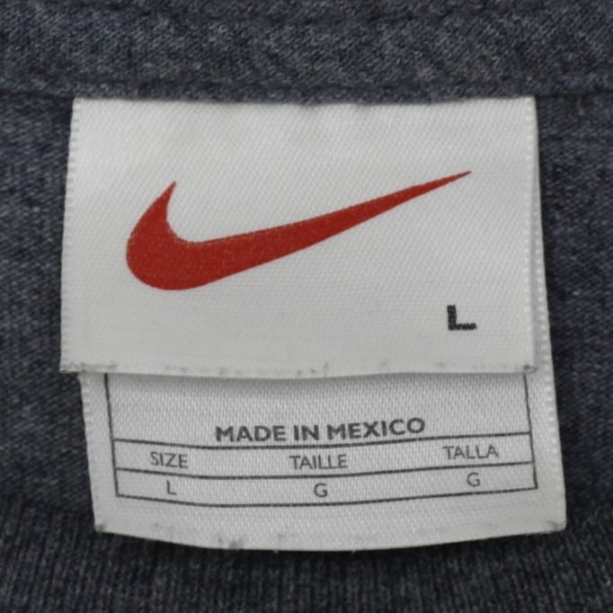 Vintage Embroidered Swoosh Nike Logo T-Shirt