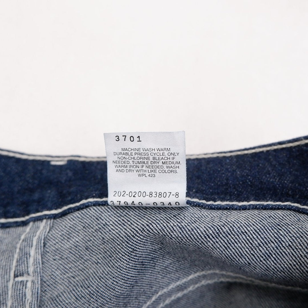 Vintage Youth Girls Levi's 3701 Denim Shorts Dark Blue High Waist | Migration_Shorts - Detail View | Fashion Rerun