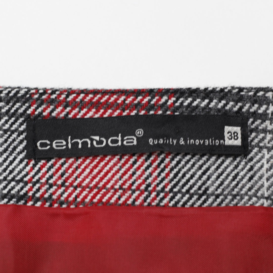 Y2K Ladies Celmoda Red & Black Plaid Pleated Mini Skirt
