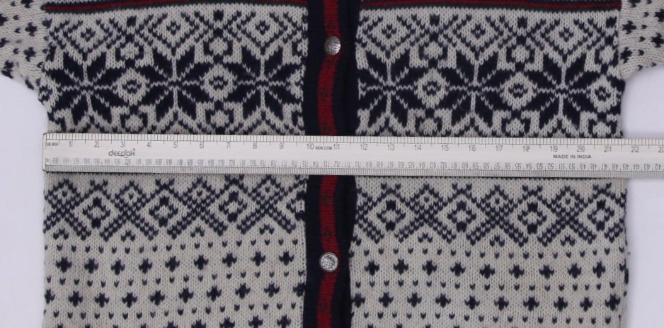 Vintage L. L. Bean U.S.A. Wool Fair Isle Snowflake Sweater Embellished Button XL