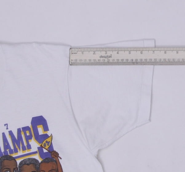 Vintage Los Angeles Lakers 1987 World Champs Cartoon Caricature Drawing T-Shirt Large Made In USA Single Stit | Fashion Rerun