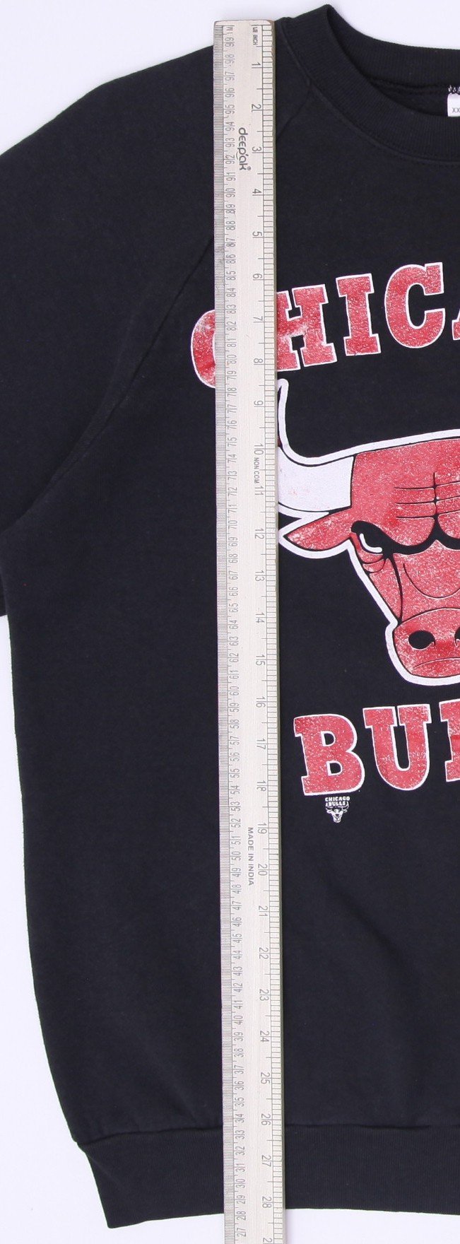 Vintage Mens Fruit of the Loom 90s Chicago Bulls Graphic Crewneck Sweatshirt