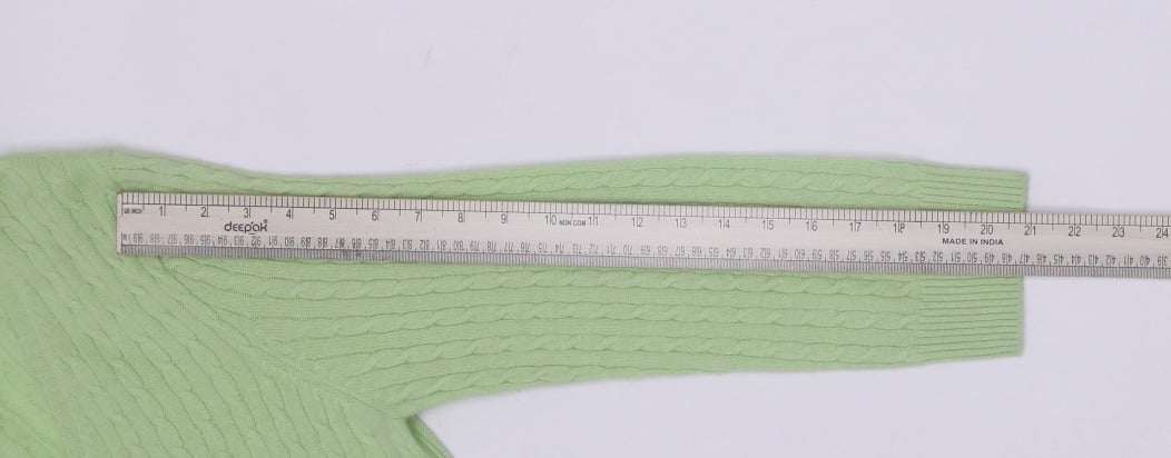 Ladies Lilly Pulitzer 100% Cashmere Cable Knit V-Neck Sweater