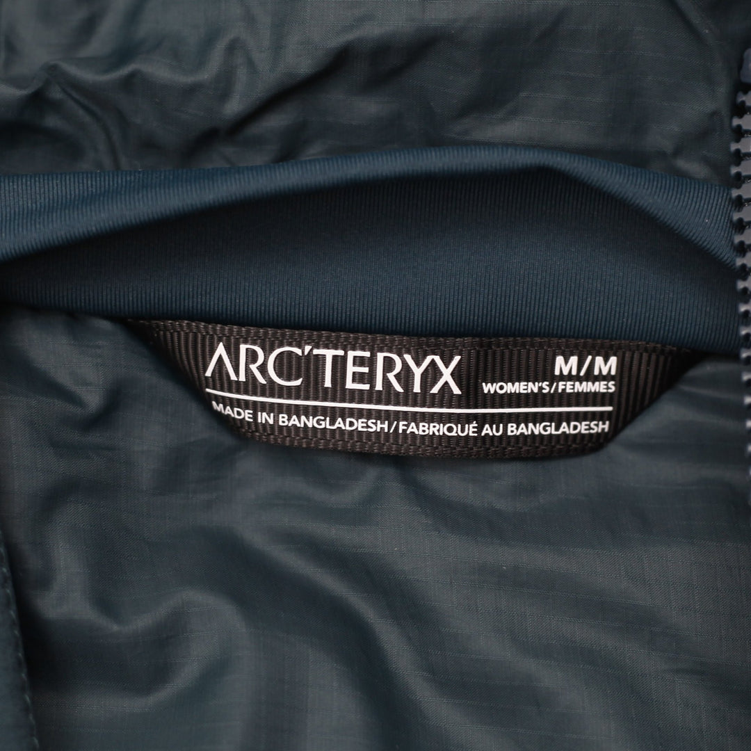 Ladies Arc'teryx Atom LT Jacket Navy Insulated Full Zip Hooded M | Migration_Jackets - Back View | Fashion Rerun