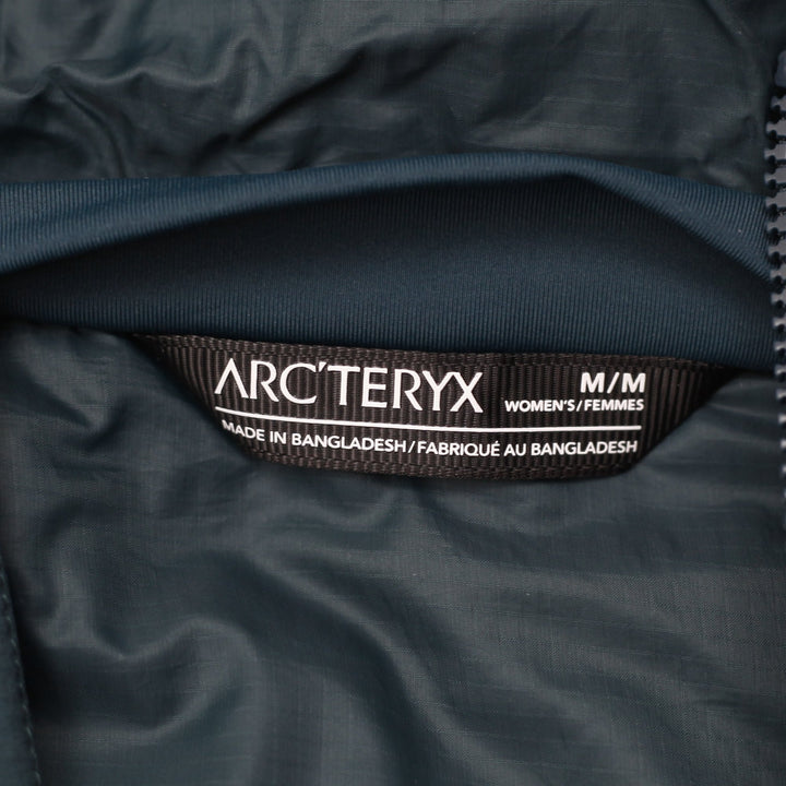 Ladies Arc'teryx Atom LT Jacket Navy Insulated Full Zip Hooded M | Migration_Jackets - Back View | Fashion Rerun