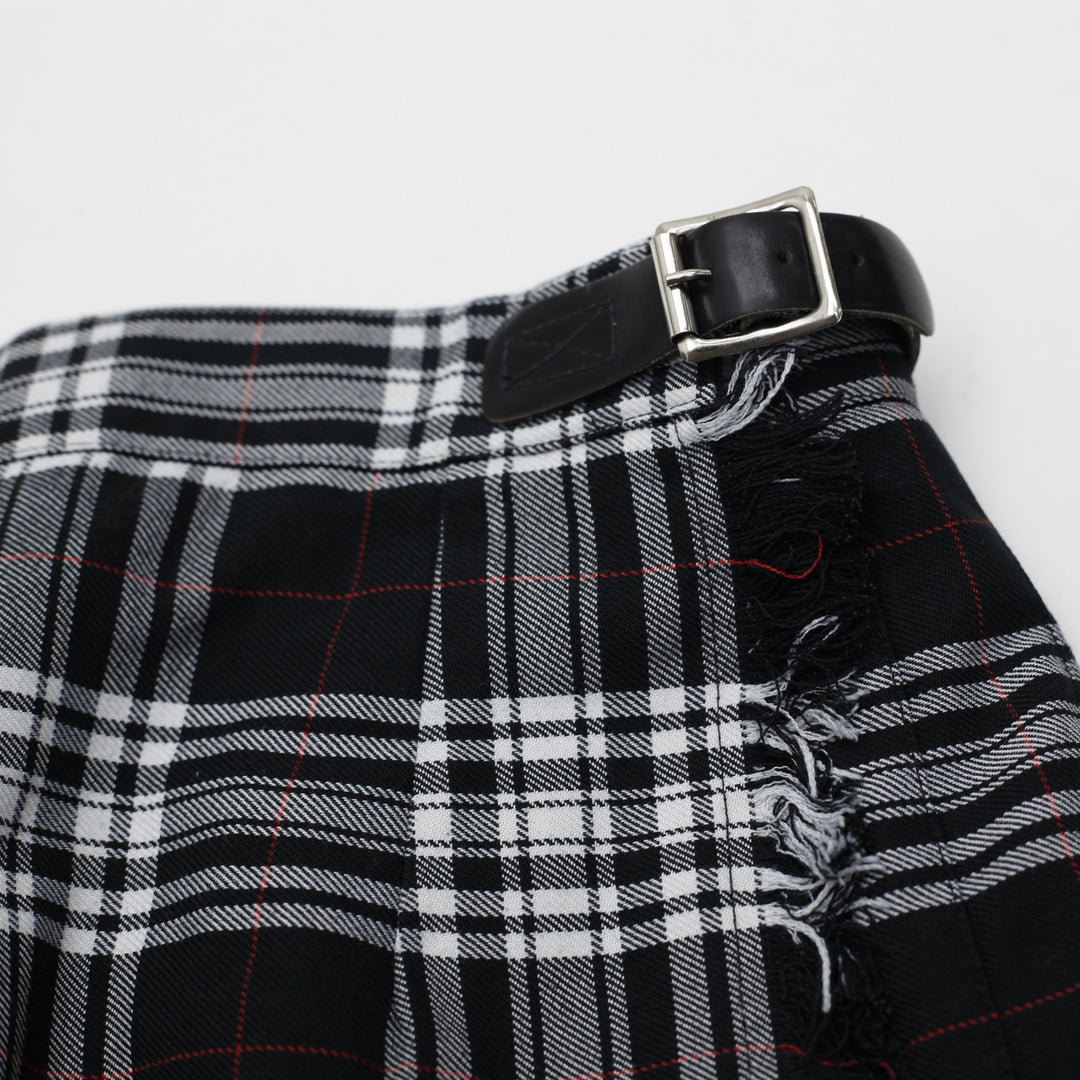 Y2K Ladies McCarthy Plaid Skirt Black Pleated Design