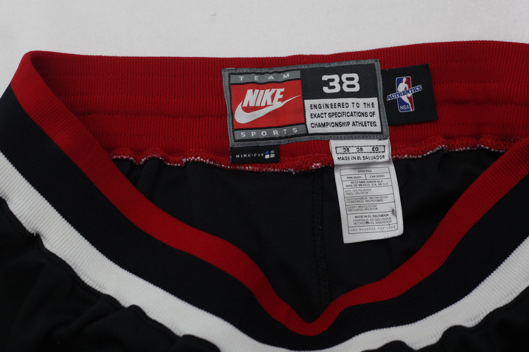 Vintage Embroidered Nike Logo Chicago Bulls Patch Sports Shorts - Fashion Rerun Vintage Migration_Shorts