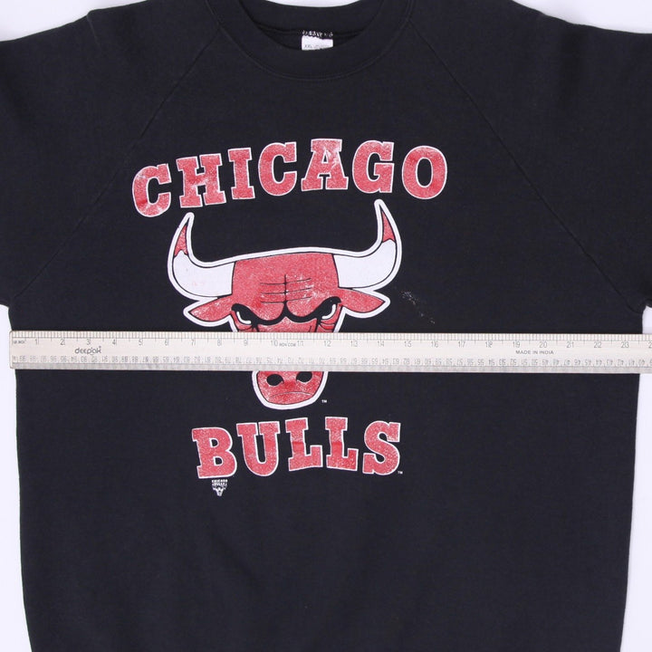 Vintage Mens Fruit of the Loom 90s Chicago Bulls Graphic Crewneck Sweatshirt