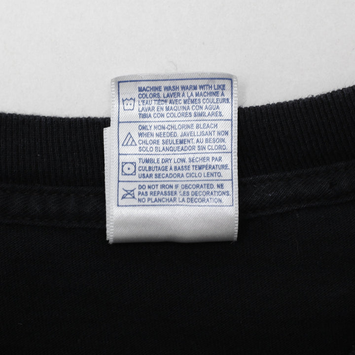 Vintage 2004 Pink Floyd Dark Side of the Moon T-Shirt Size L | Migration_T-Shirts - Detail View | Fashion Rerun