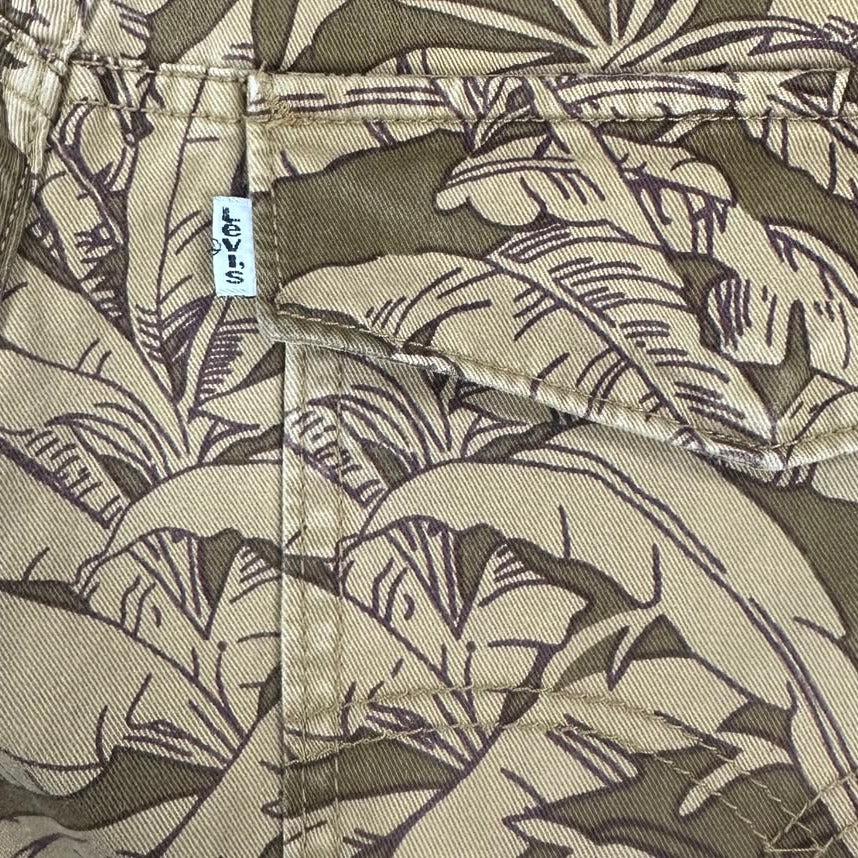 Mens Levi’s Men’s Tropical Floral Khaki Cargo Shorts W33